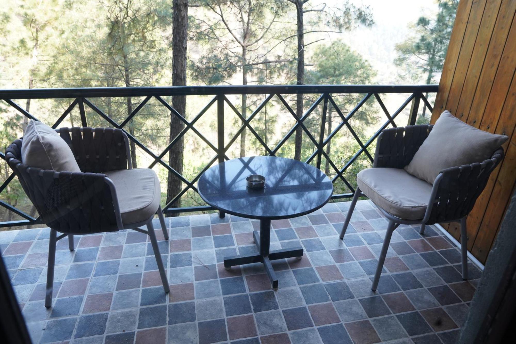 Kasauli Hills Resort Buitenkant foto